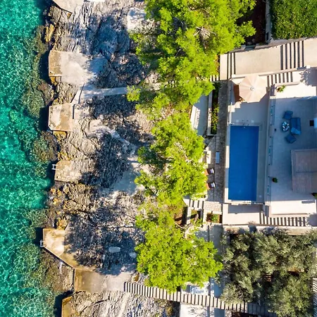 3 Bedroom Amazing In Holiday home Prigradica