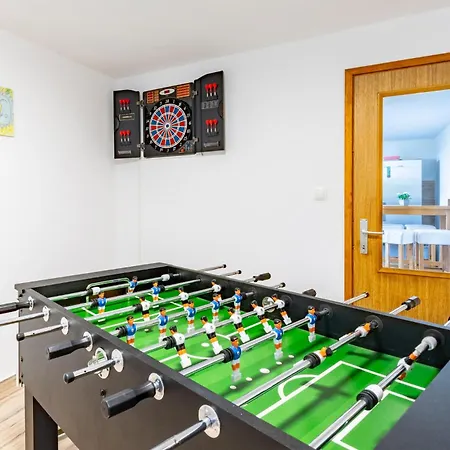 3 Bedroom Amazing In Holiday home Prigradica