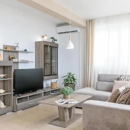 Nice Home In Prigradica 프리그라디차
