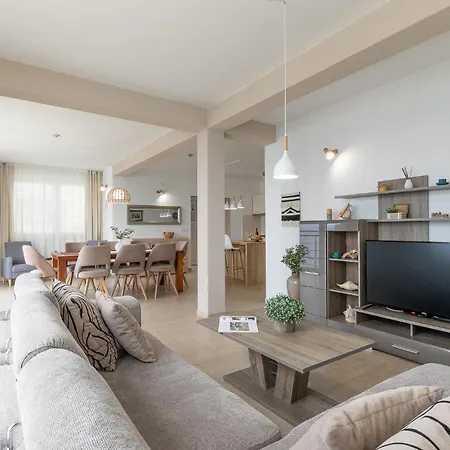펜션 Nice Home In Prigradica 프리그라디차
