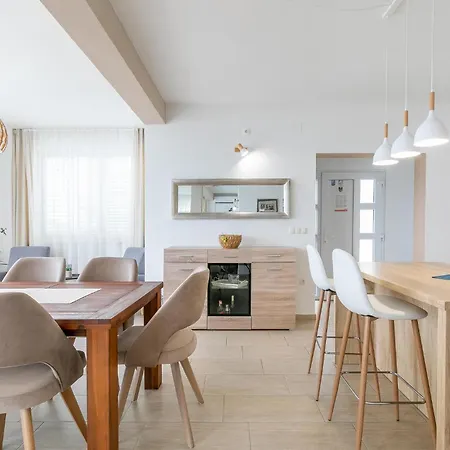 Nice Home In Prigradica 펜션