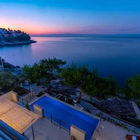 Nice Home In Prigradica 펜션 *